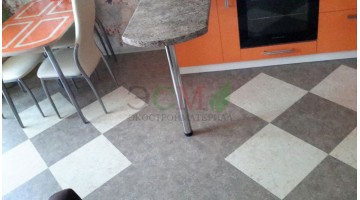 Укладка кварц-виниловой плитки в 1-комнатной квартире на улице Дальней
